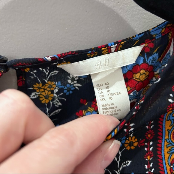 H&M Multi Color Paisley Print Blouse-10 - Picture 3 of 9